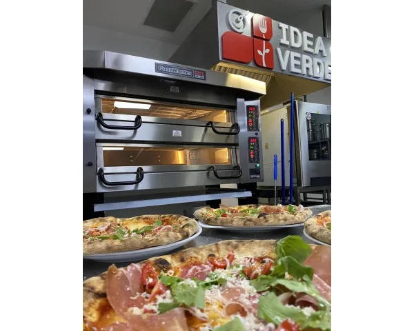 Pizza Master Клиенти